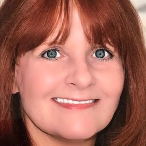 Meet your Posher, Debra